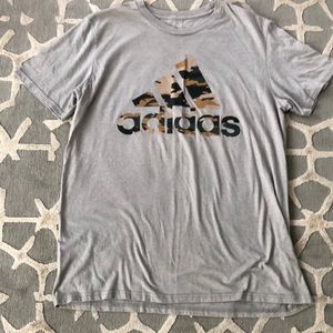 Great condition adidas tshirt w/ camo letters